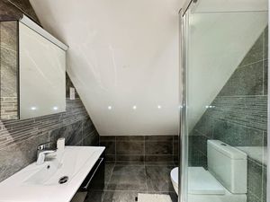 Photo 8- click for photo gallery